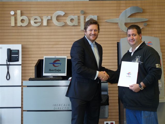 Firma convenio con Ibercaja Firma convenio con Ibercaja