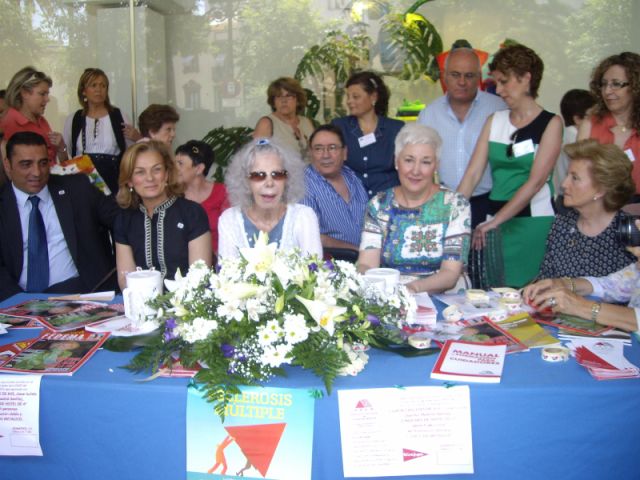 Día Mundial de la EM con la Duquesa de Alba Día Mundial de la EM con la Duquesa de Alba